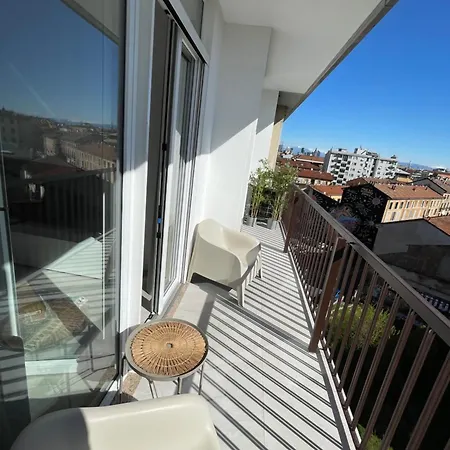 Apartmán New 2 Bedroom In Navigli With A Great View!