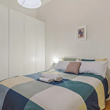 Milan's Navigli Nest Апартаменты *