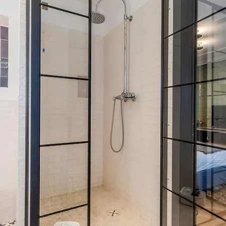 招待所 Ospitali, Ks-suites *