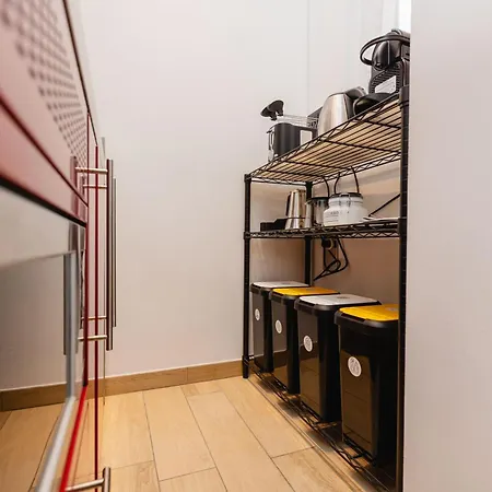 Bacio Di Velluto Vicino Metro 밀라노