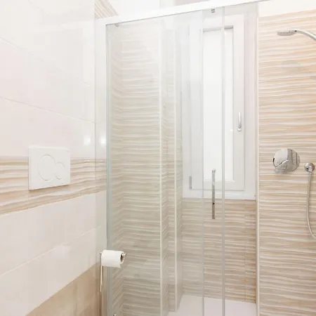 Bacio Di Velluto Vicino Metro