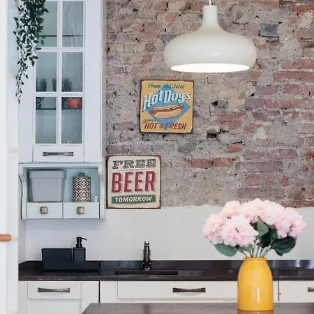 Urban House - Darsena Navigli Center * Milan