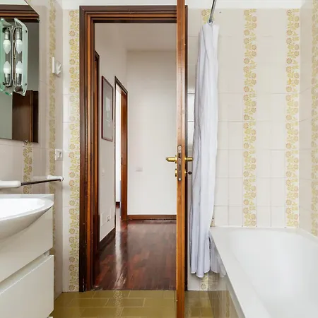 Wonderful Three-room Just Few Minutes Away From Mm Tricolore