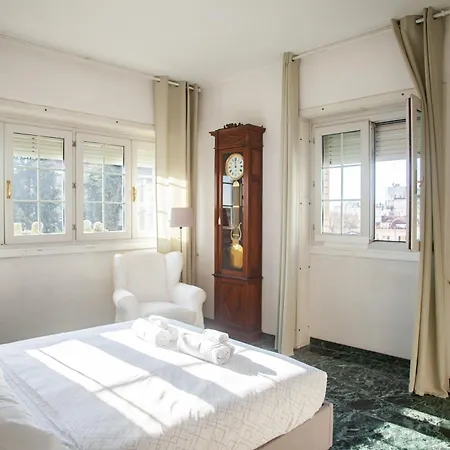 Iconic Luxury Penthouse In The Heart Of Mailand