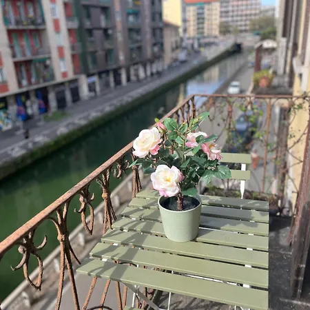 Navigli Darsena - Luxury With Balcony 米兰