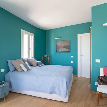 Arts At Amedeo D'aosta Appartement *