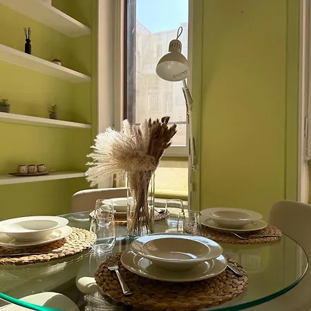 Urban Jungle 5 - Montenapoleone