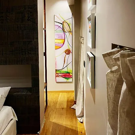 Luxury Art & Chromotherapy Downtown - Free Parking Apartman *