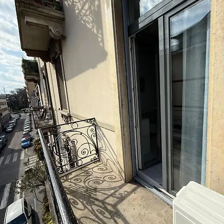 Lolo's - 10 Min Duomo Apartment Milan