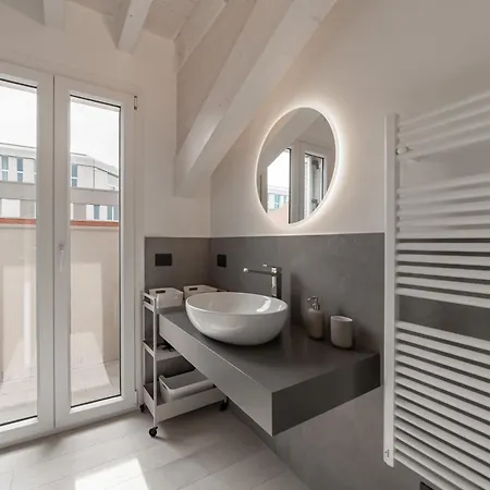 10 Min Walk From Prada, Bocconi And Metro Daire Milano