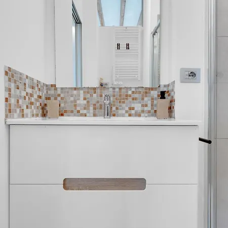 Apartment Navigli Modern In Design District Milan