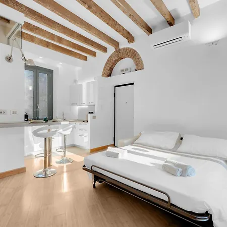 Navigli Modern In Design District Apartment