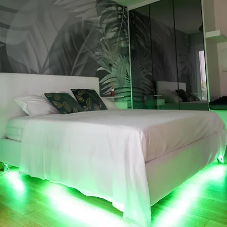 Jungle Suite&parking Apartment Mailand