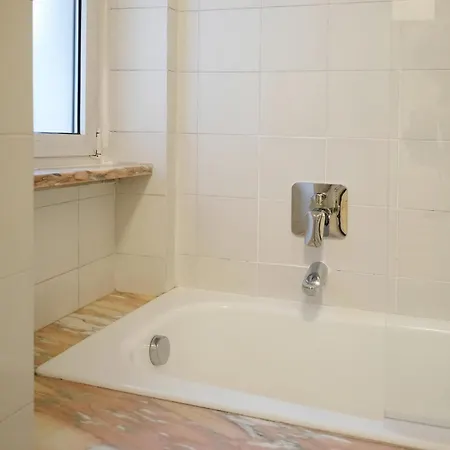 Navigli - Via Tortona * ميلان