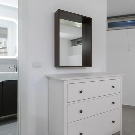 Apartment Carcano 27 *