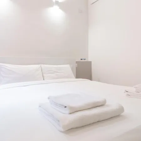 Italianway Easy - Frisi 8 B Apartment *