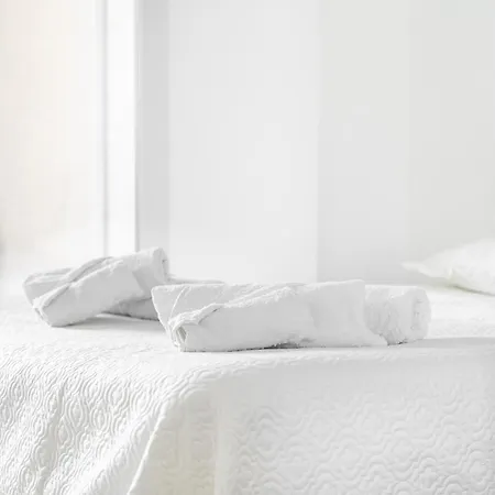 Certosa District - Modern Flat & Free Box Parking *