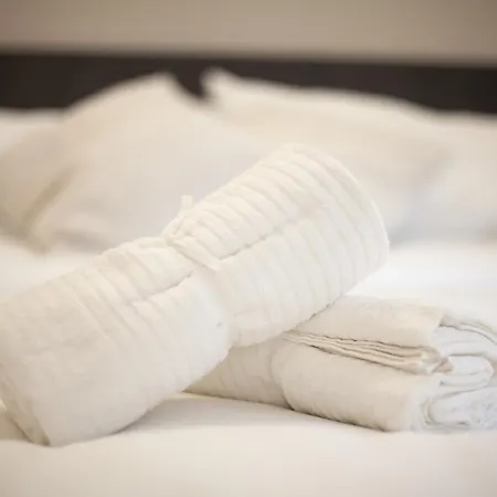 Luxury San Siro Apartment, 5 Min Metro, Balcony & Fast Wifi Milaan