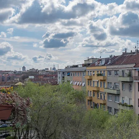 Апартаменты Homelovers Pretty Porta Venezia District Mm1