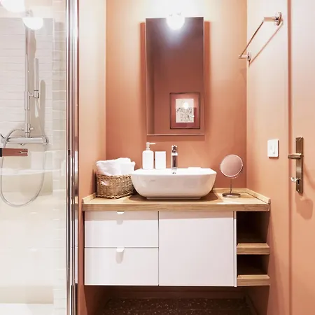 Easylife - - Ferrari 3 - Navigli Milano