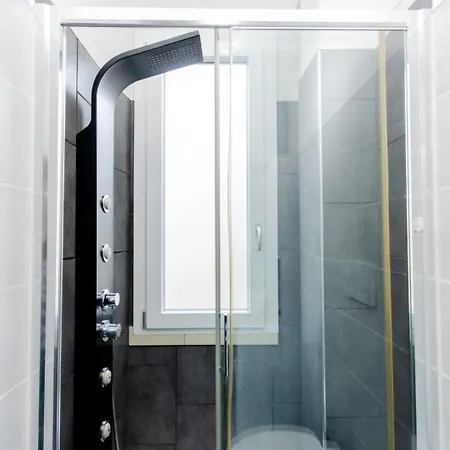 Apartment Lugano 2 S&s Home, Moderna E Tranquilla, Vicino Al Centro Di Milano, Con Parcheggio Gratuito Esterno Milan