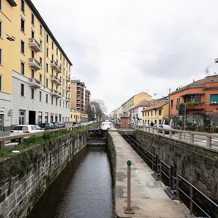 شقة Flora 57 - Splendido Loft Nel Cuore Dei Navigli ميلان