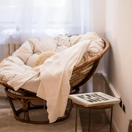 Elegant And Stylish Design In Brera Near The Metro *