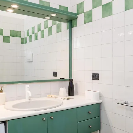 Elegant And Stylish Design In Brera Near The Metro Apartamento Milão