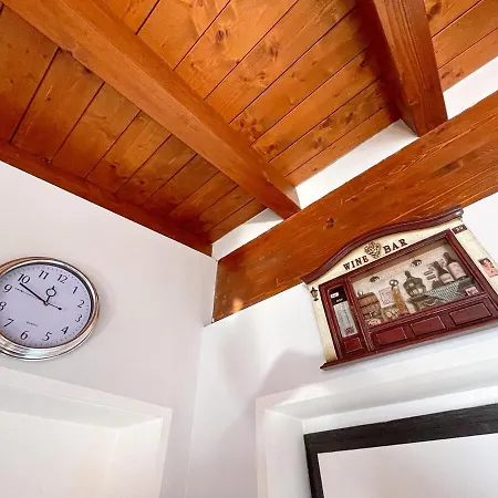 Διαμέρισμα The Urban Nest 2, Spacious, Wifi And Near The Red Metro *