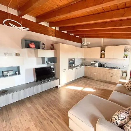 The Urban Nest 2, Spacious, Wifi And Near The Red Metro Μιλάνο