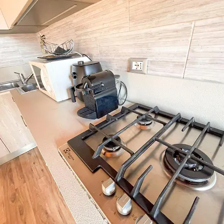 The Urban Nest 2, Spacious, Wifi And Near The Red Metro * Μιλάνο