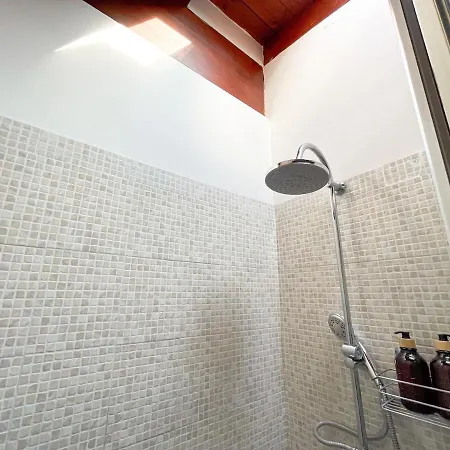 The Urban Nest 2, Spacious, Wifi And Near The Red Metro *