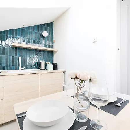 Easylife - - Pergolesi 19 - Buenos Aires Milan