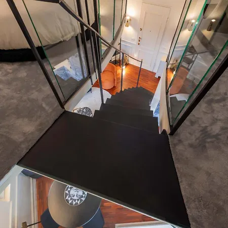 Daire Stunning Cupola Apt-steps From San Babila & Duomo