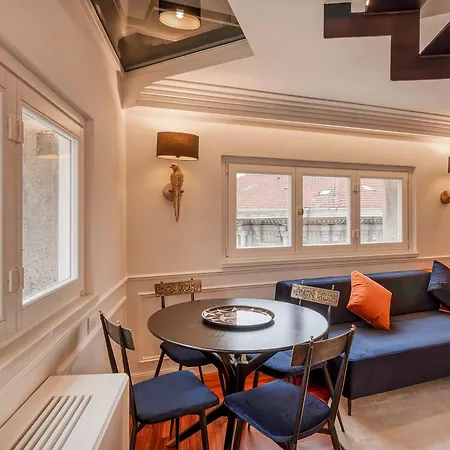 Stunning Cupola Apt-steps From San Babila & Duomo Daire *