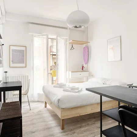 Lägenhet Joivy Stylish Double Near Metro Station *