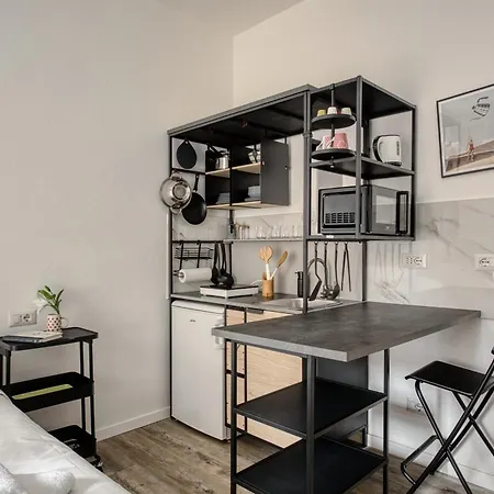 Lägenhet Joivy Stylish Double Near Metro Station