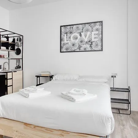 Joivy Stylish Double Near Metro Station Apartmán Milán