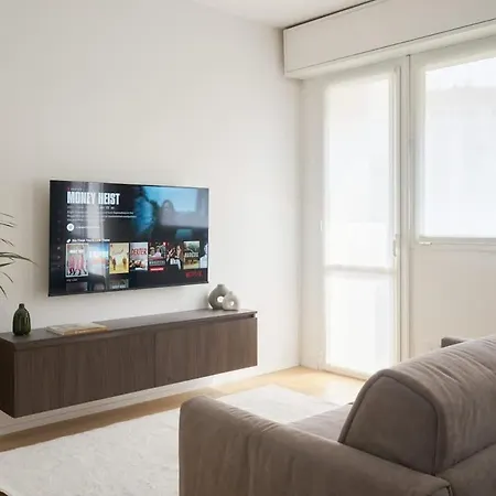 Moonlight - Near Brera And Arco Della Pace Милан