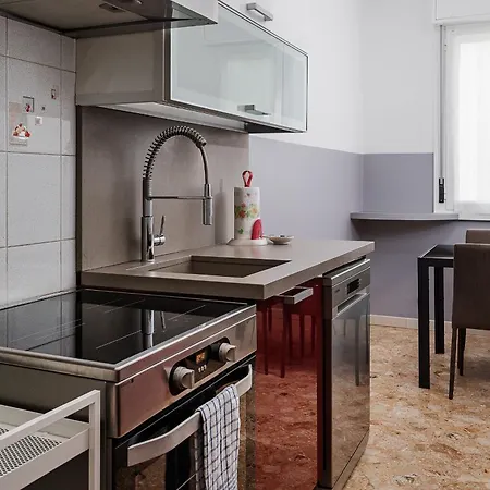 New - M1 S Leonardo 60m - San Siro - 6 Guests *