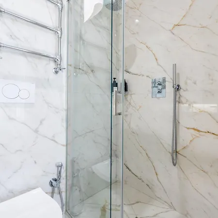 Duomo Prestige-luxury 2br Near Duomo,2 Bathrooms, King Beds, Office & Balcony Lägenhet *