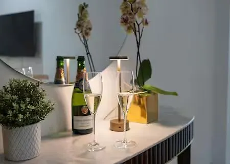 Lägenhet Duomo Prestige-luxury 2br Near Duomo,2 Bathrooms, King Beds, Office & Balcony