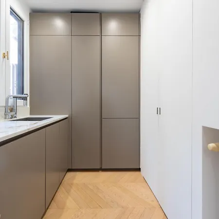 Duomo Prestige-luxury 2br Near Duomo,2 Bathrooms, King Beds, Office & Balcony