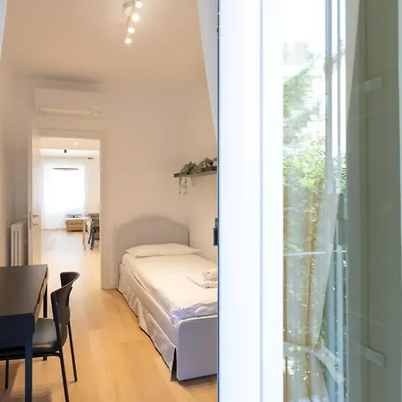 Cozy And Modern Two Bedrooms Parco Sempione - Mirable Pm Apartman