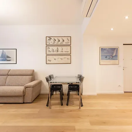 Cozy And Modern Two Bedrooms Parco Sempione - Mirable Pm Apartman