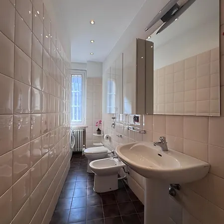 Bright With Balcony In Corso Xxii Marzo Apartament *