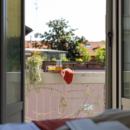 The Milanese Glow - Bocconi Prada Ieo Area * Milano