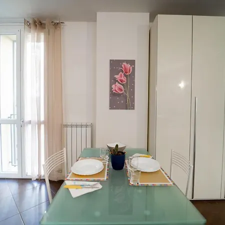 Chicstudio Sempione 5 Min Apartment Milan
