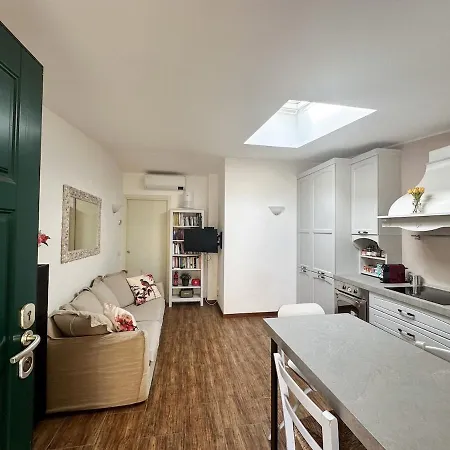 Two-room 15 Minutes From The Duomo شقة