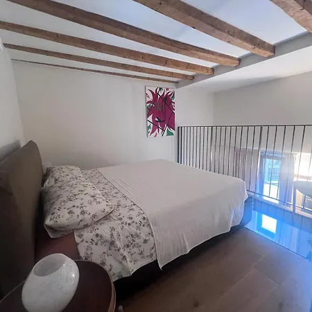 Porta Venezia Διαμέρισμα *